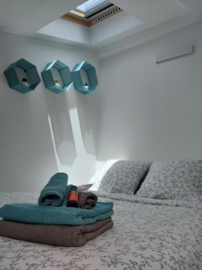 Centre de Nice : Studio rénové, climatisé et calme
